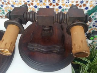 Candelabros antiguos de madera (2 unidades)