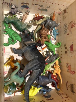 Lote de dinosaurios de juguete