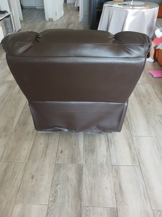 Sillón marrón sintético con masaje