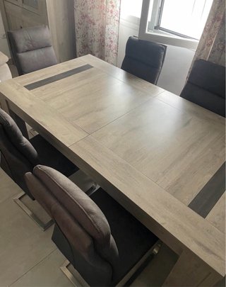 Mesa y sillas comedor
