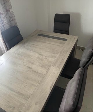 Mesa y sillas comedor