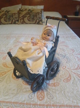 Muñeca antigua bautizo con carro