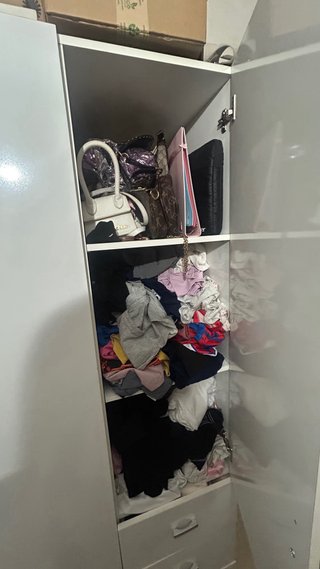 Armario blanco de madera Se tiene que desmontar