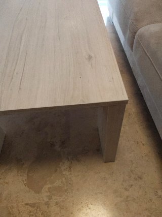 Mesa de centro de madera clara