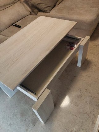 Mesa de centro de madera clara