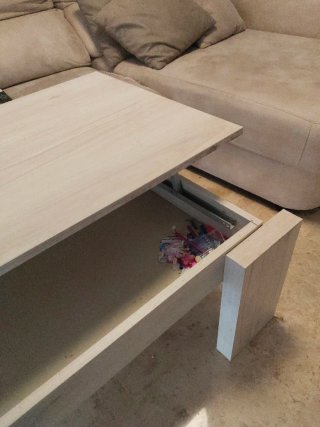 Mesa de centro de madera clara
