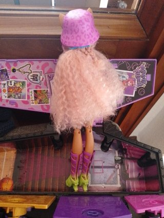 Monster High Armario Ataúd Muñeca Clawdeen