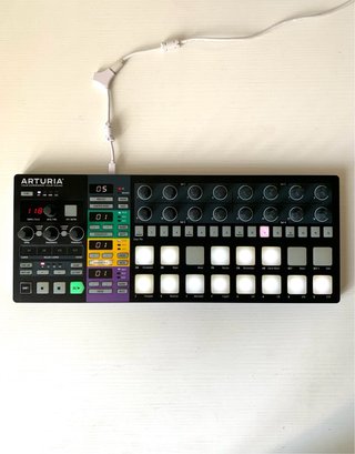 ARTURIA BeatStep Pro Black Edition – Sequencer