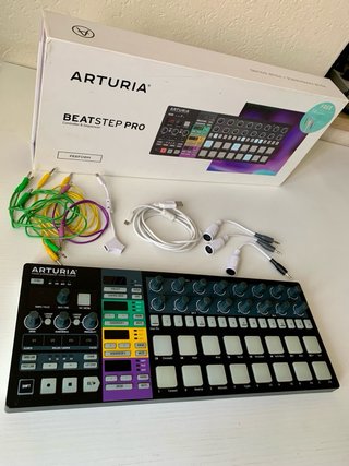 ARTURIA BeatStep Pro Black Edition – Sequencer