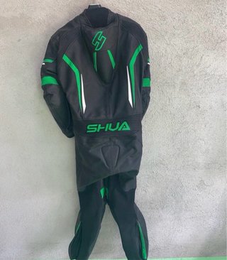 Mono de moto SHUA negro y verde