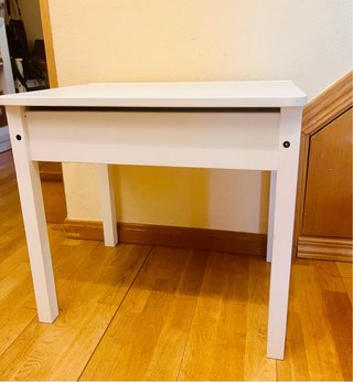 Mesa infantil blanca. Regalo silla.