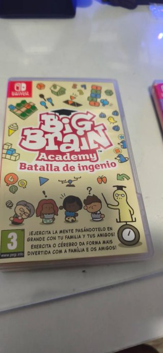 Nintendo Switch con maletín y 2 juegos