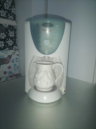 ¡¡¡PRÁCTICA Y BONITA CAFETERA MOULINEX!!!