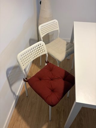 Mesa comedor blanca y 4 sillas