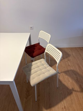 Mesa comedor blanca y 4 sillas
