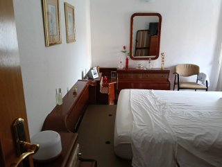 REGALO Muebles de habitación madera oscura