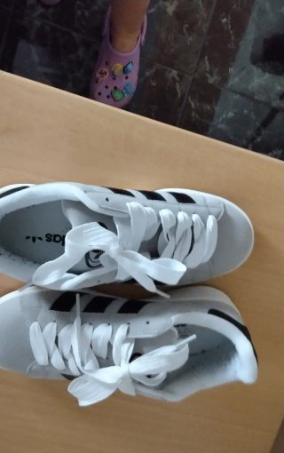 Adidas Deportivas Grises y Negras no son originale
