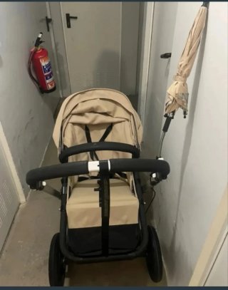 Carro de bebé color beige Bugaboo camaleón