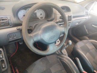 Renault Clio 2000