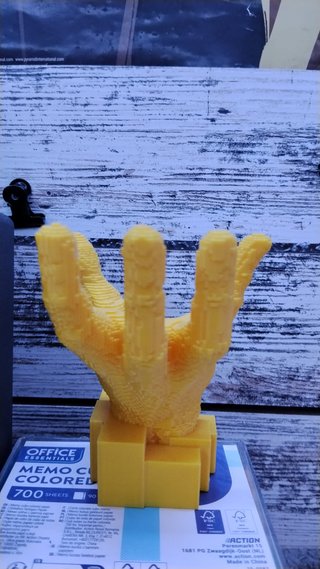 Soporte Mando PS4 Mano Amarilla Impresión 3D