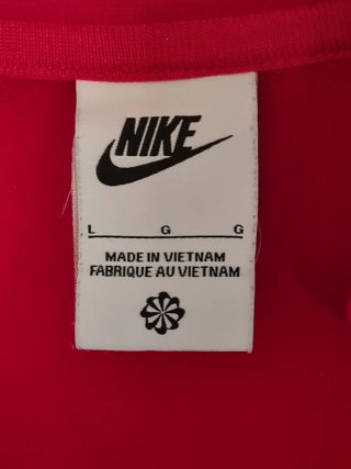 Chaqueta deportiva Nike roja con forro polar
