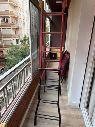 Escalera articulada 4 tramos. Está en Granada