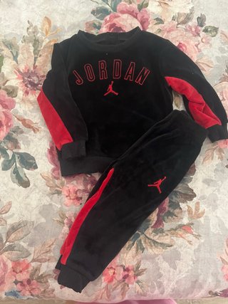 Tuta Jordan 18 mesi