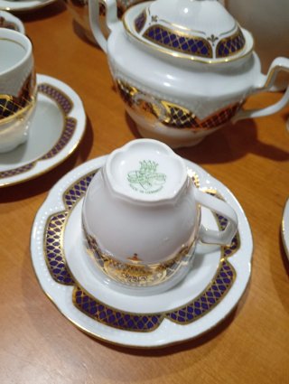 Conjunto de té porcelana dorada