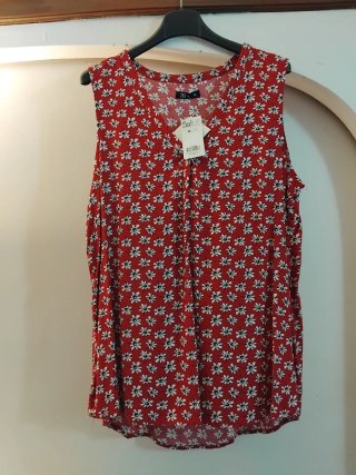 Camiseta tirantes flores roja Talla M