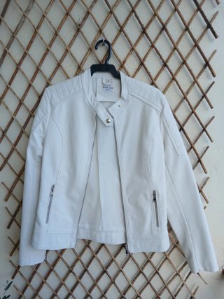 Cazadora sintética blanca Talla S