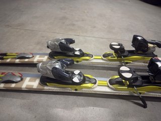 Conjunto botas, esquies y  palos Salomon