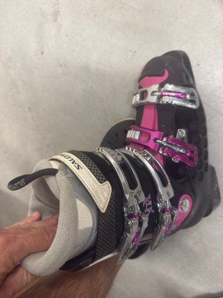 Conjunto botas, esquies y  palos Salomon