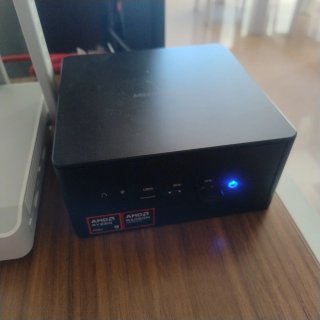 Mini PC MINIS FORUM UM890 PRO Negro