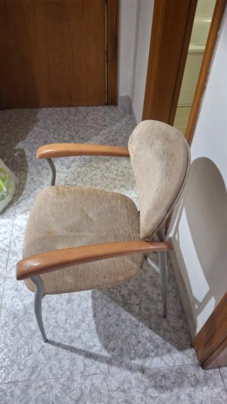 Sillas de comedor de tela y madera