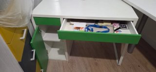 Escritorio Ikea Blanco y Verde modelo Micke