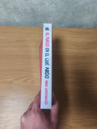 El fuego en el que ardo – Mike Lightwood