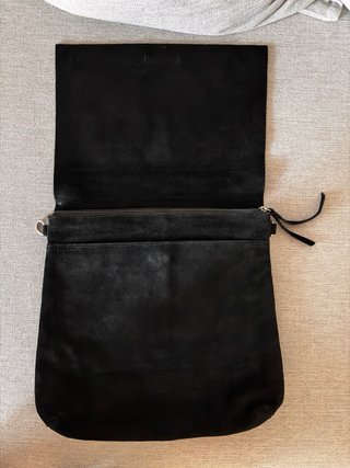 Cartera PRÜNE de gamuza negra – NUEVA, nunca usada