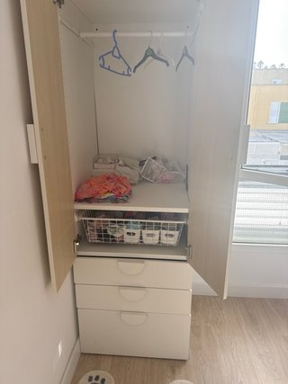 Mueble Ikea 2 puertas y 3 cajones