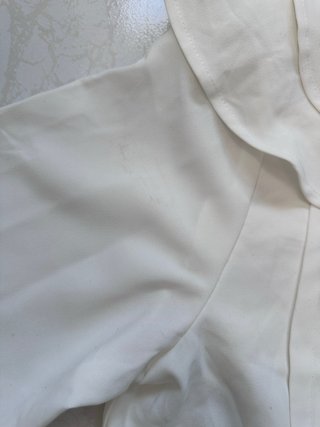 Vestido blanco con cuello babydoll