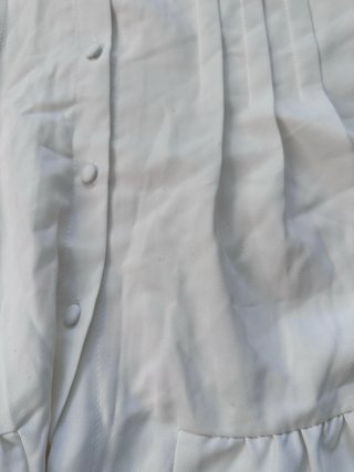 Vestido blanco con cuello babydoll