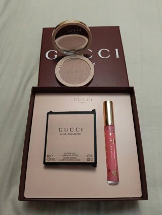 Estuche Gucci Glow Highlighter y Labial