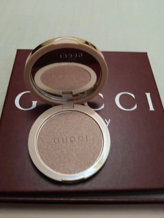 Estuche Gucci Glow Highlighter y Labial