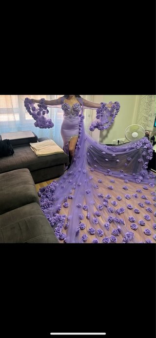 Bata Novia Morada Flores con complementos