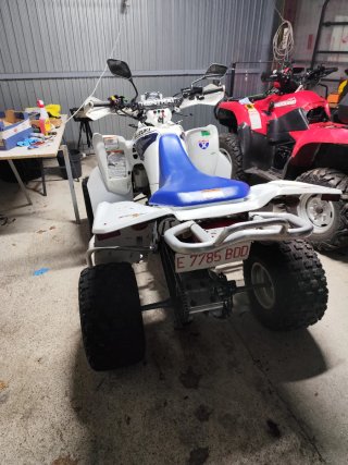 Quad Suzuki LTZ-400 Blanco y Azul