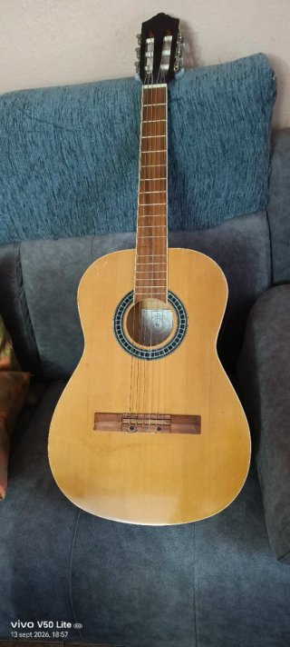Guitarra acústica clásica madera