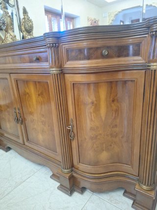 Aparador de comedor madera y cristal