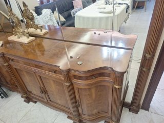 Aparador de comedor madera y cristal