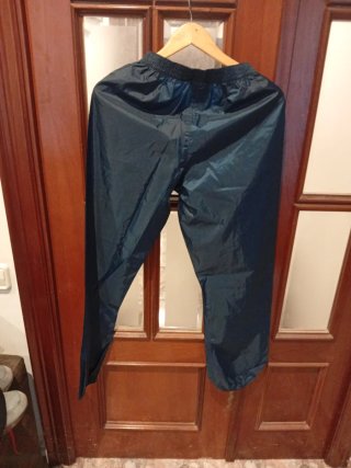 Pantalón chubasquero azul marino