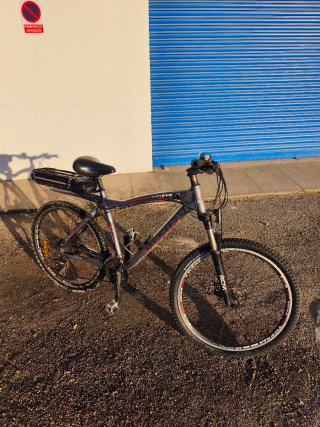 Bicicleta eléctrica moma