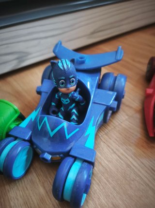 Coches y figuras PJ Masks